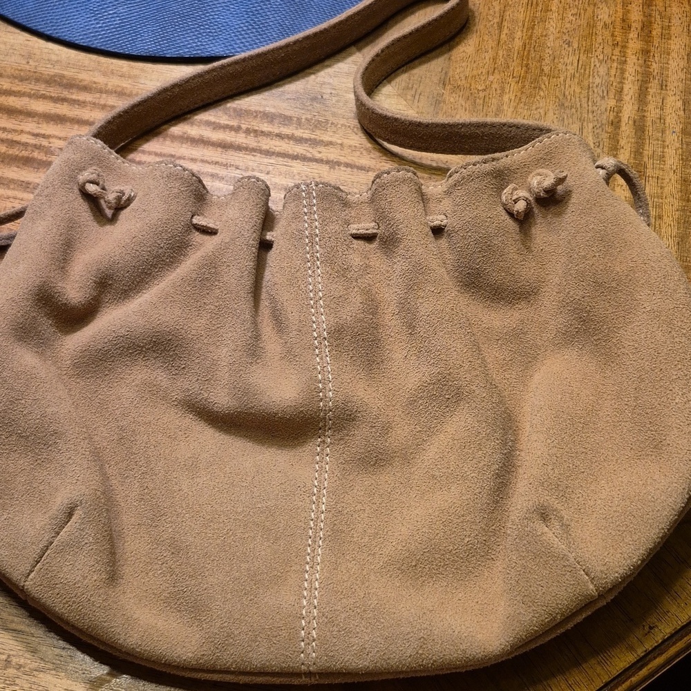 Nine West Vintage Tan Suede Leather Magnetic Closure. Hobo.L.13"×H.9" Drop 10".